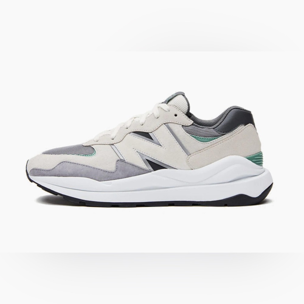 Figs New Balance 5740